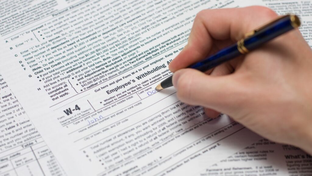the w-4 tax form is used to ___________.