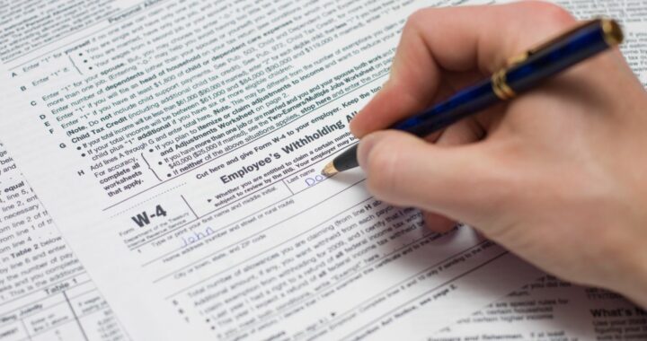 the w-4 tax form is used to ___________.