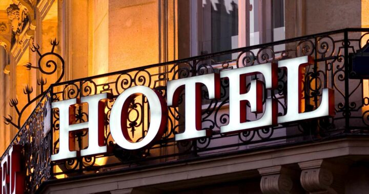 how to invest in a hotel