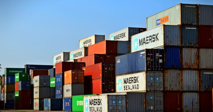 how to invest in shipping containers